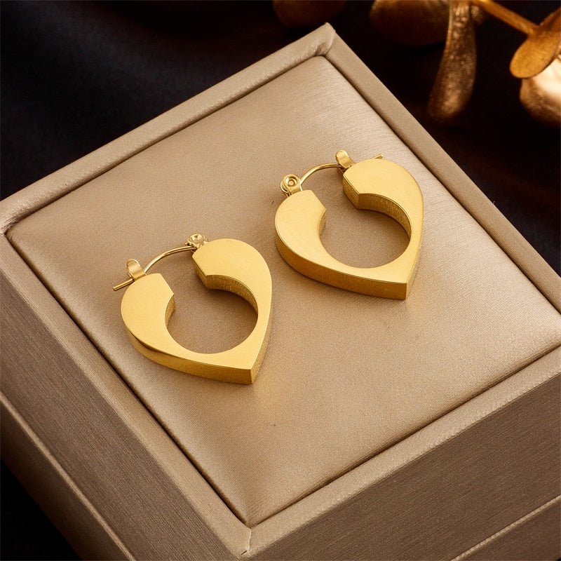 18k Gold Love Heart Scoop Earrings